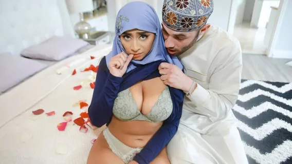 Childbearing Hijab Hips ※ Damon Dice, Violet Myers ※ Teen Curves